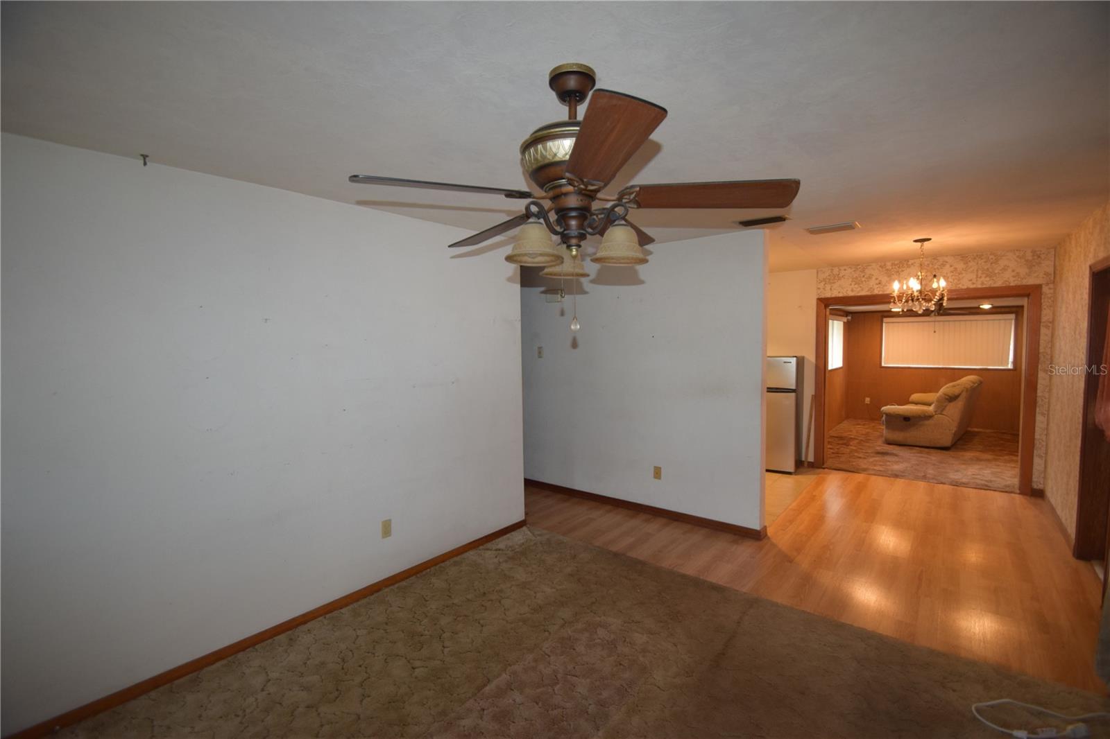 Image 7 of 19 For 431 Hampton Avenue