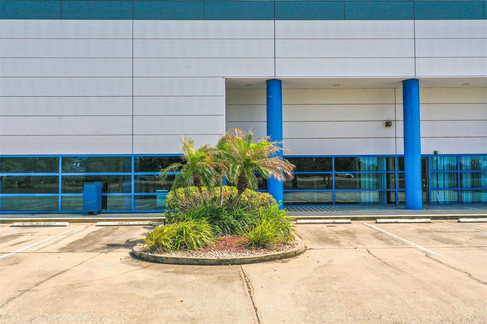 Image 61 of 64 For 295 Barnes Boulevard