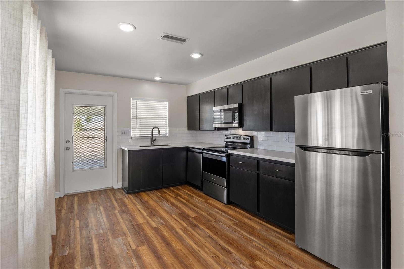 Image 10 of 25 For 1213 8th Street Nw