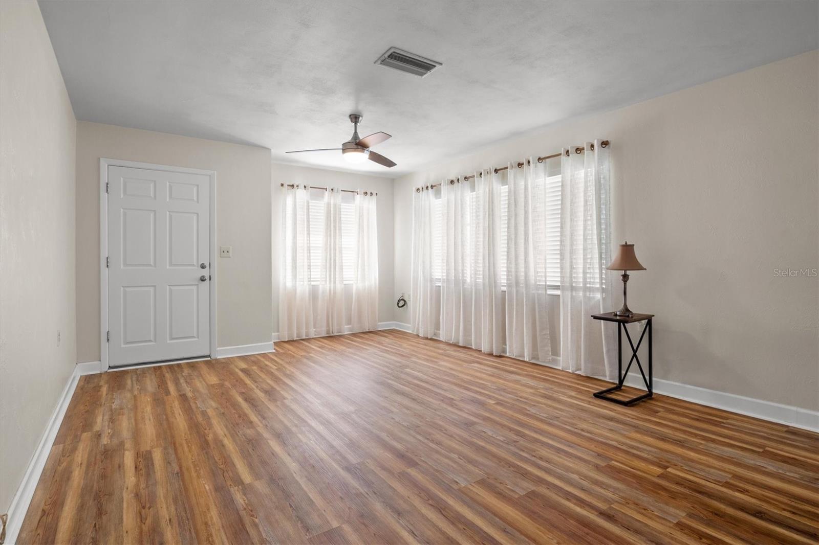 Image 5 of 25 For 1213 8th Street Nw