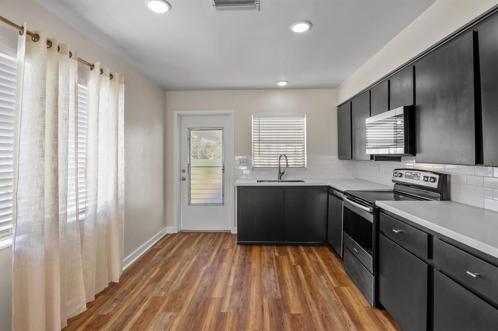 Image 9 of 25 For 1213 8th Street Nw