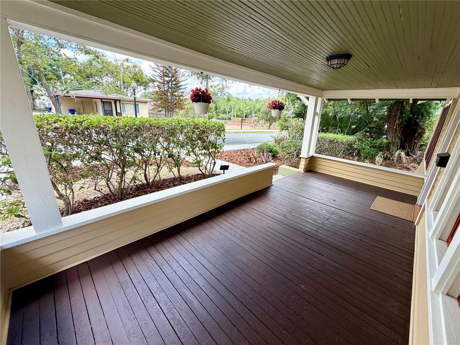 Image 11 of 66 For 821 Lime Street