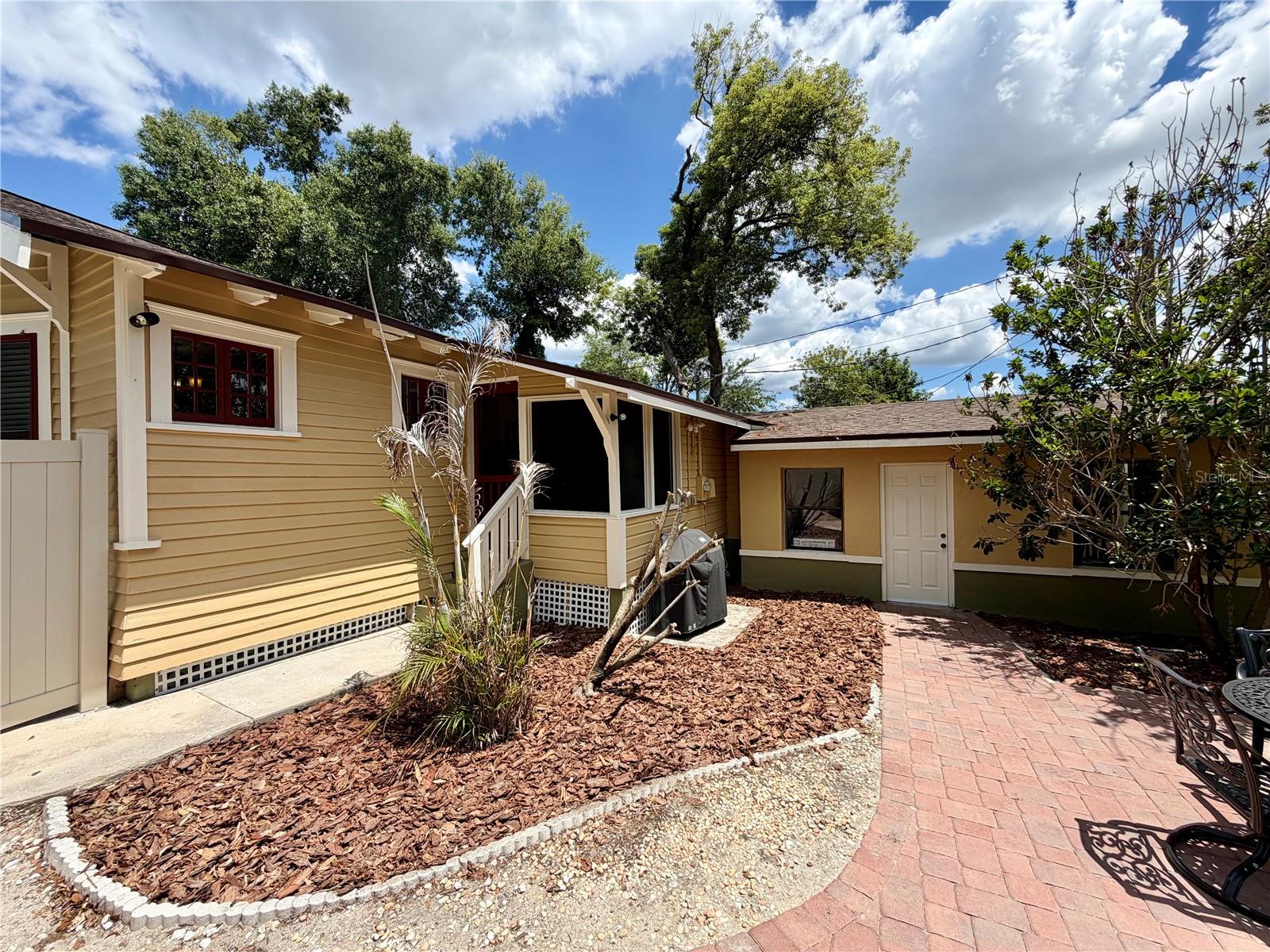 Image 13 of 66 For 821 Lime Street