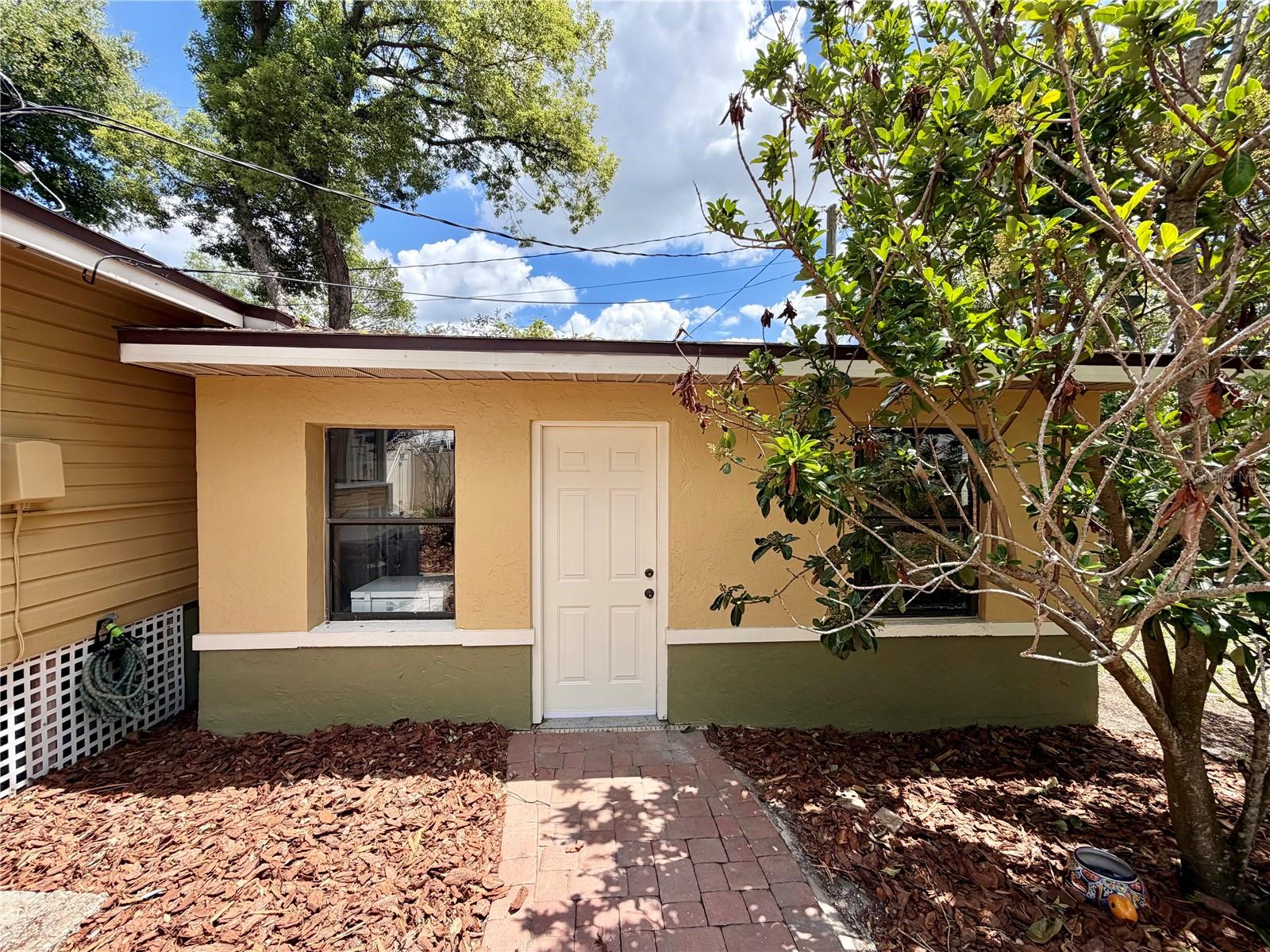 Image 15 of 66 For 821 Lime Street