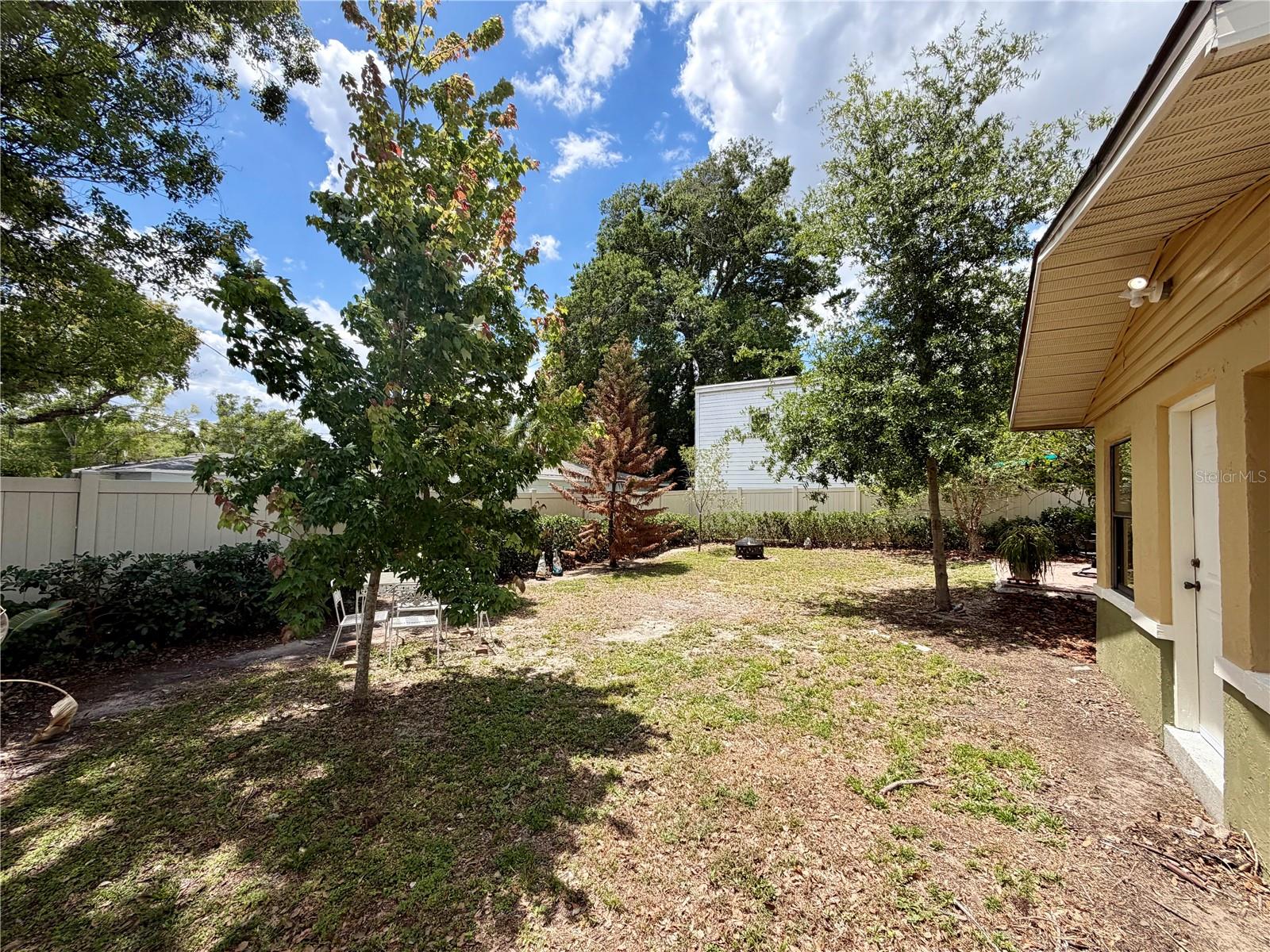 Image 25 of 66 For 821 Lime Street