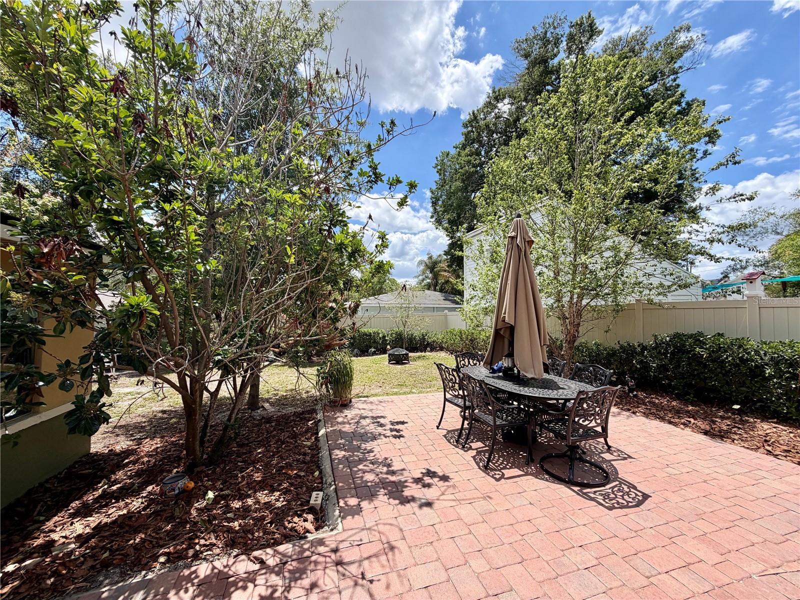 Image 26 of 66 For 821 Lime Street