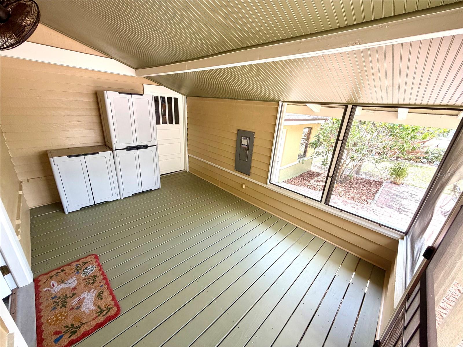 Image 27 of 66 For 821 Lime Street