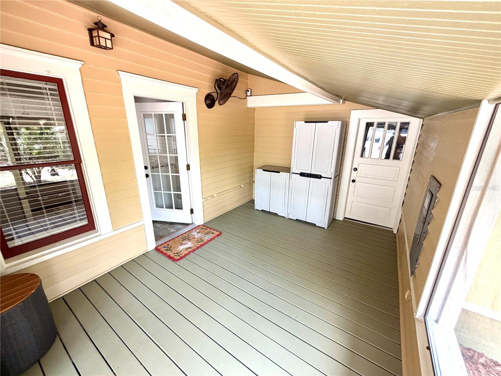 Image 28 of 66 For 821 Lime Street