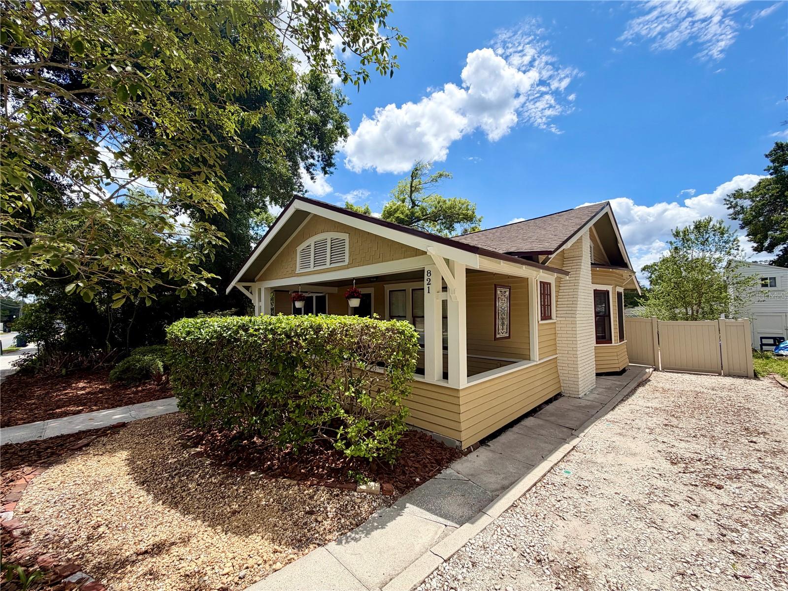 Image 3 of 66 For 821 Lime Street