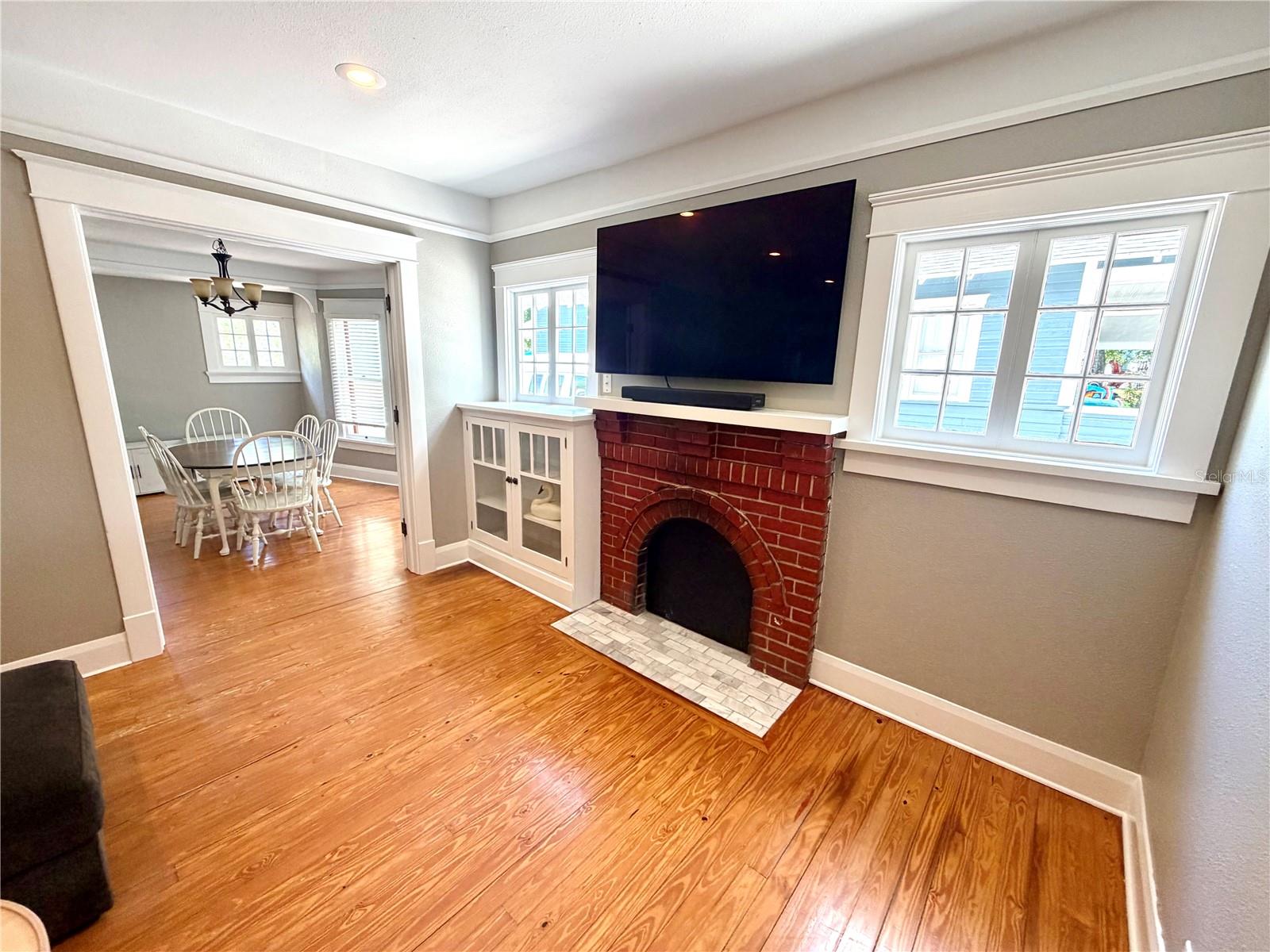 Image 38 of 66 For 821 Lime Street