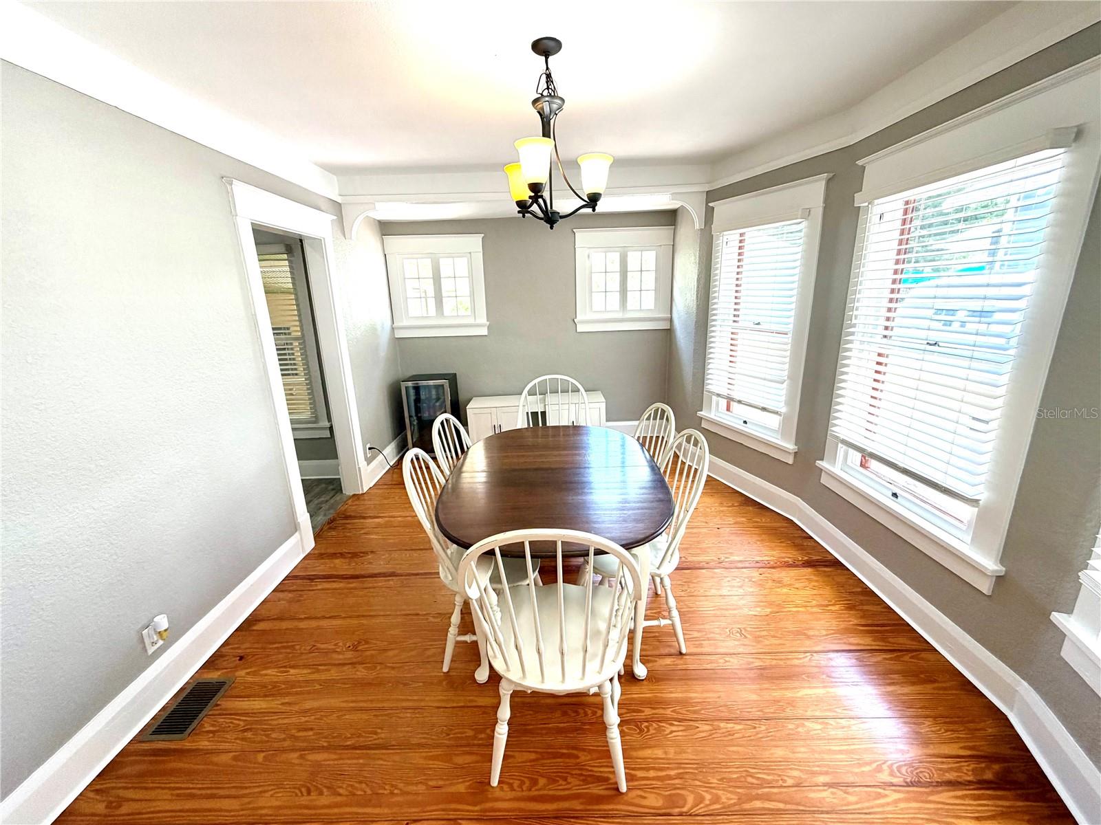 Image 40 of 66 For 821 Lime Street