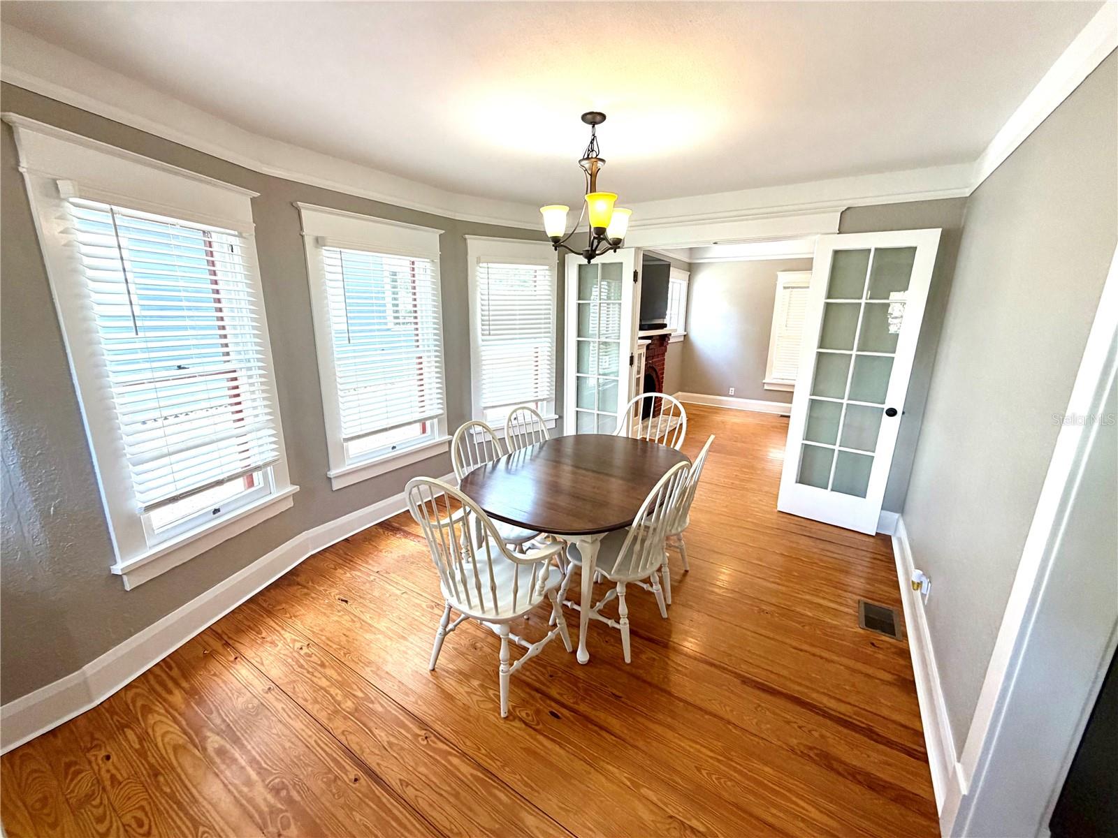 Image 43 of 66 For 821 Lime Street