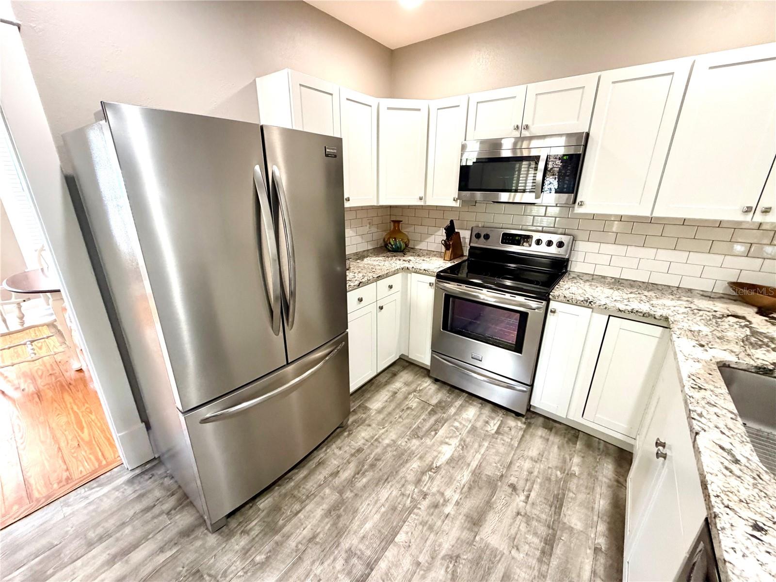 Image 46 of 66 For 821 Lime Street