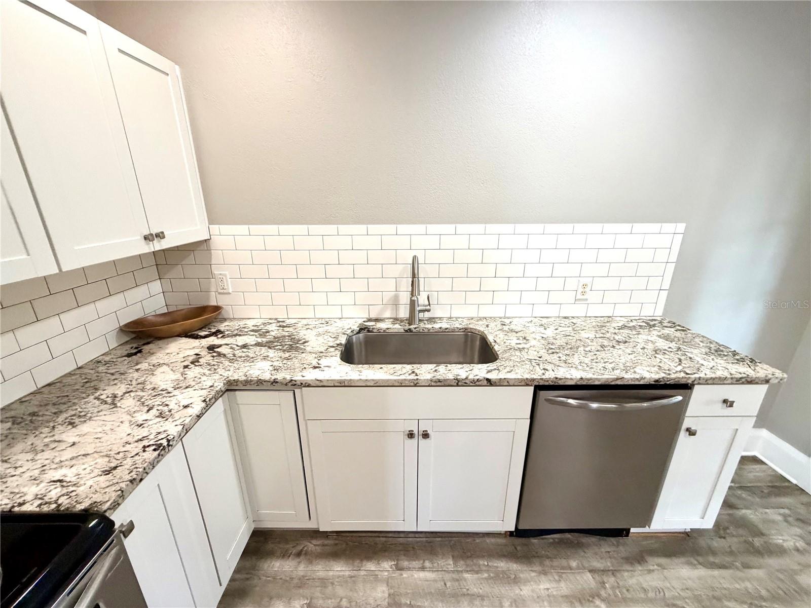 Image 49 of 66 For 821 Lime Street