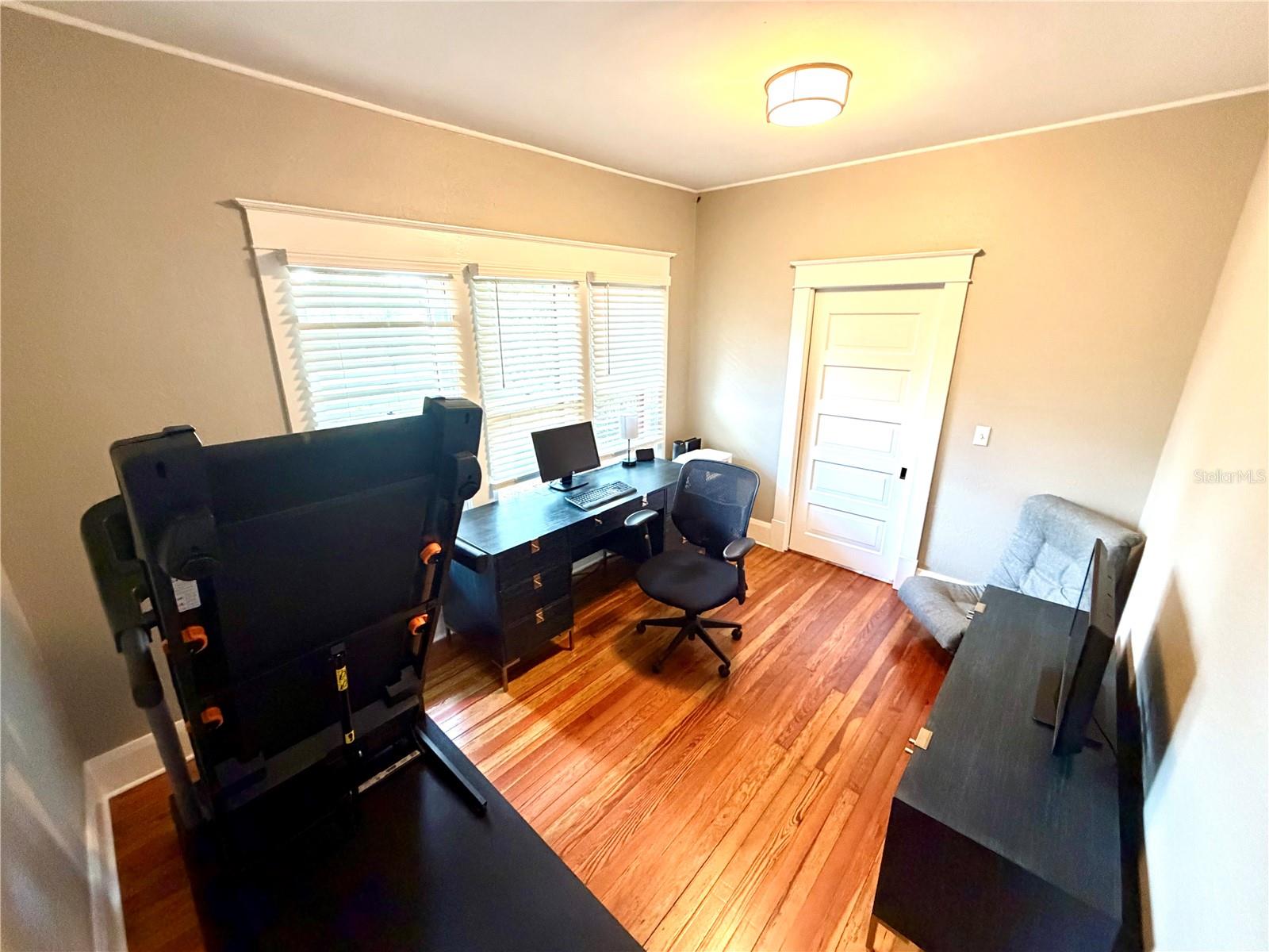 Image 57 of 66 For 821 Lime Street