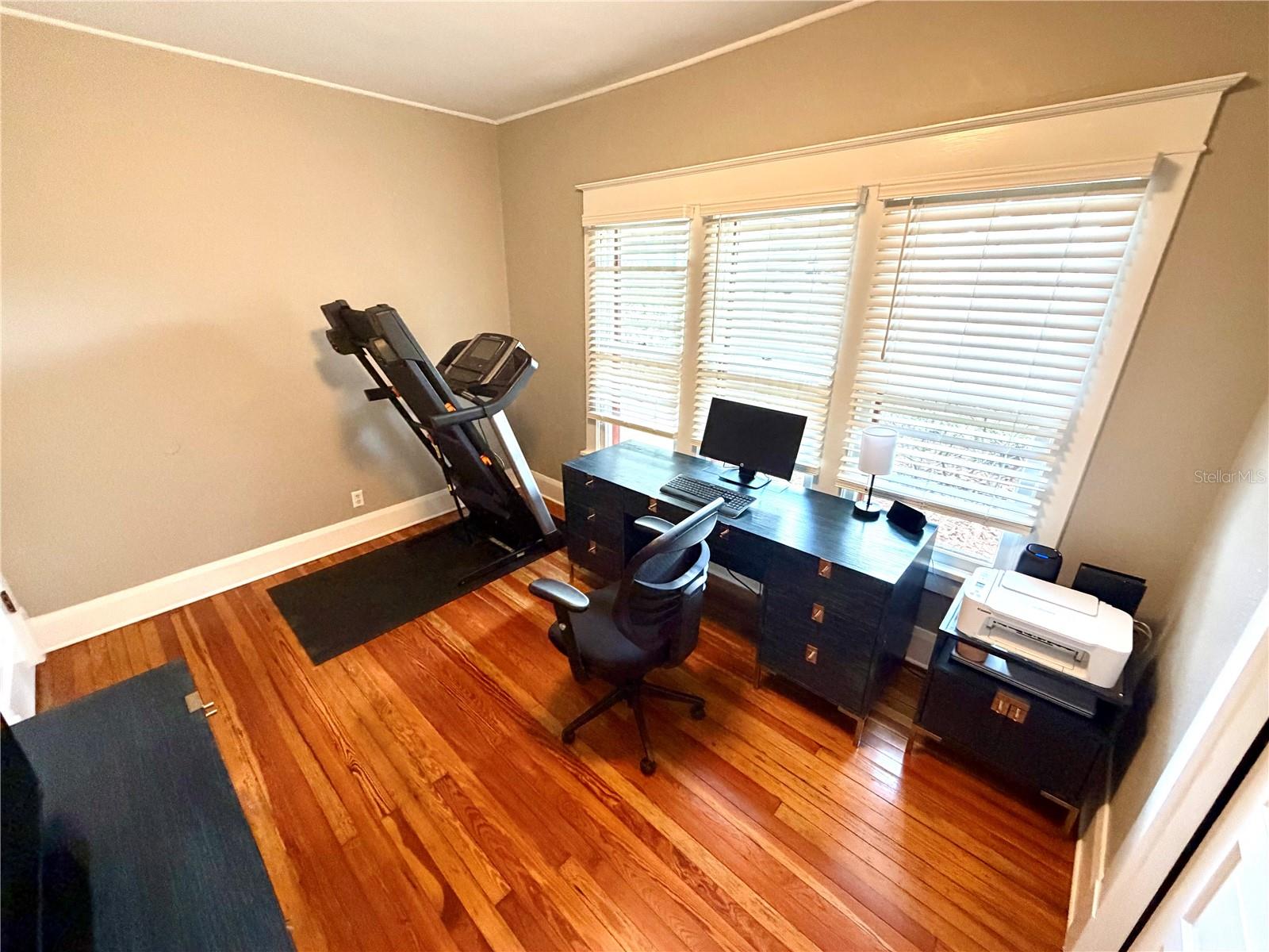 Image 58 of 66 For 821 Lime Street