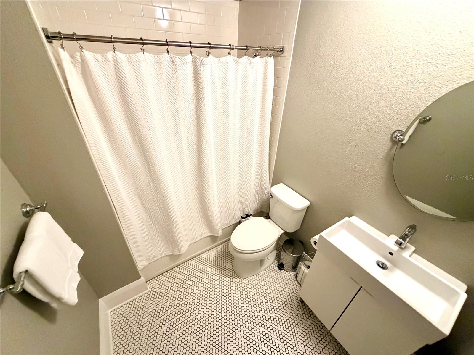 Image 60 of 66 For 821 Lime Street