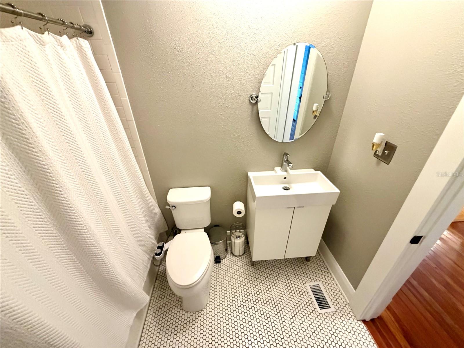 Image 61 of 66 For 821 Lime Street