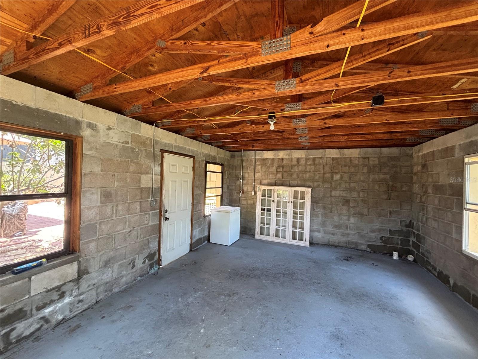 Image 63 of 66 For 821 Lime Street