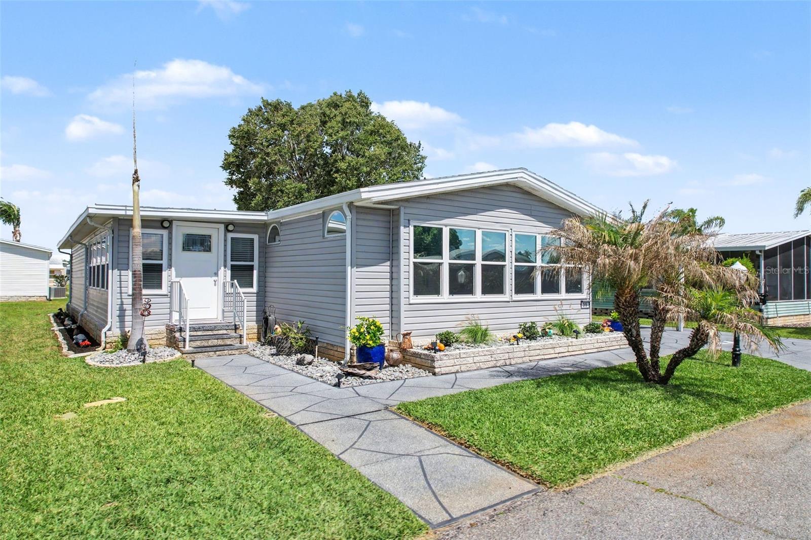 Image 4 of 62 For 319 Melbourn Drive