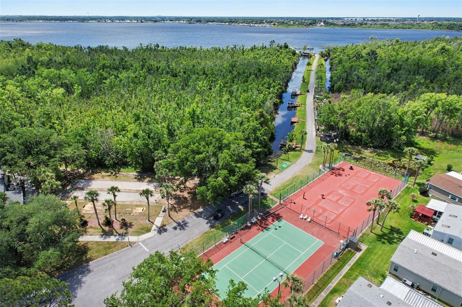 Image 44 of 62 For 319 Melbourn Drive