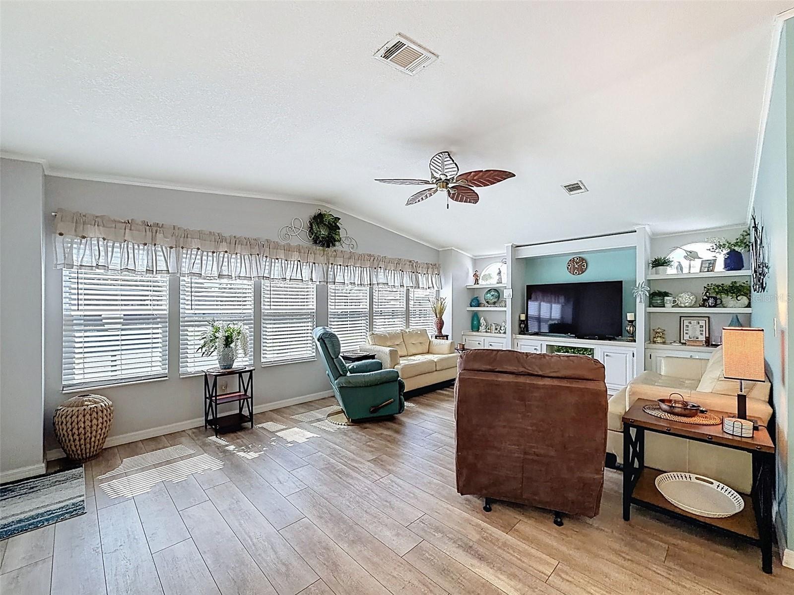 Image 7 of 62 For 319 Melbourn Drive