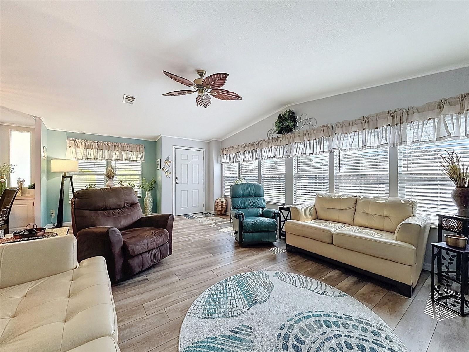 Image 8 of 62 For 319 Melbourn Drive