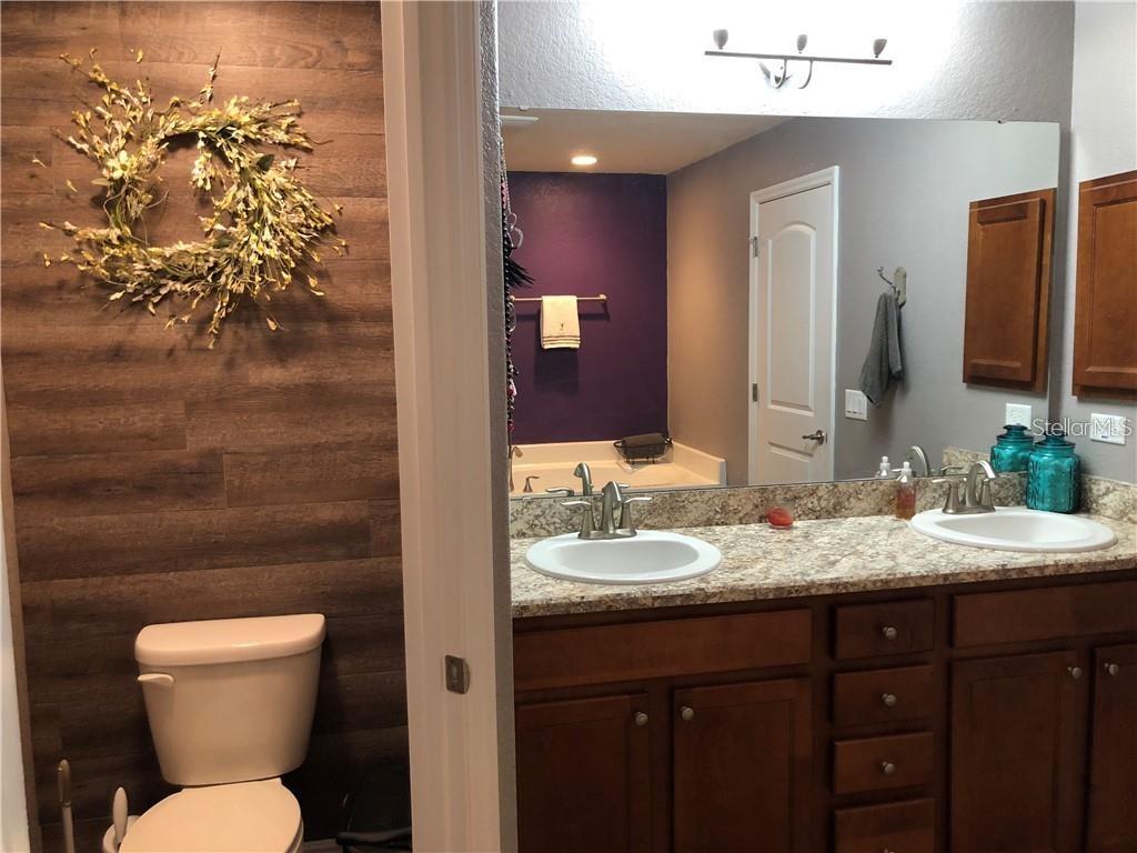 Image 11 of 18 For 7110 Remington Oaks Loop