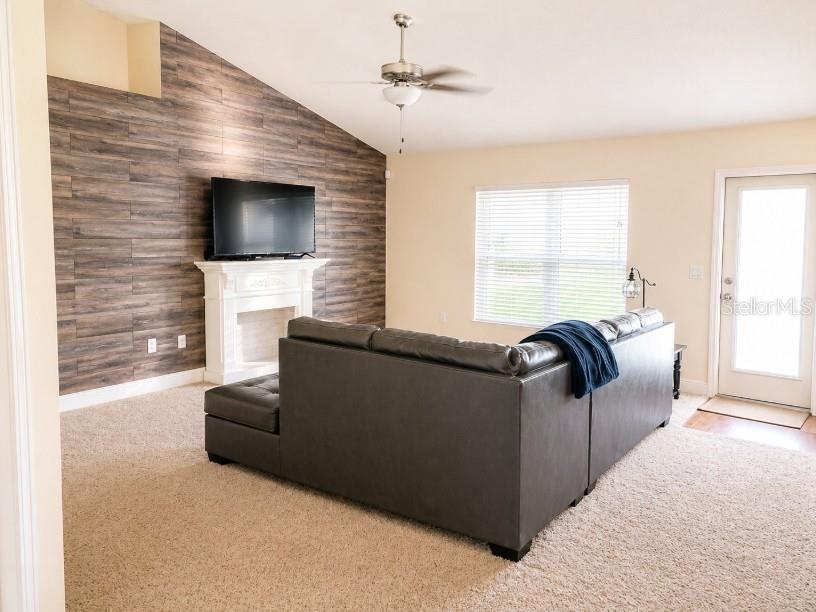 Image 9 of 18 For 7110 Remington Oaks Loop