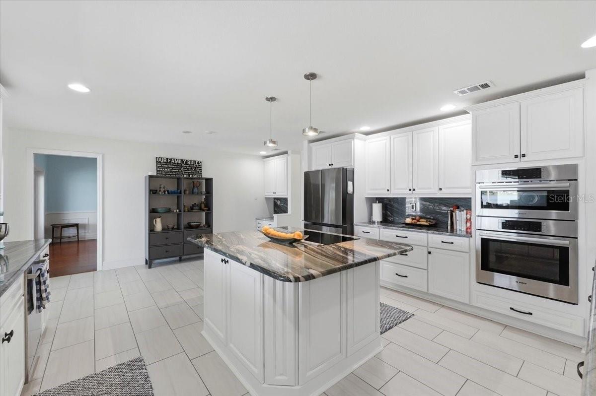 Listing photo id 11 for 120 Mirror Lane Nw