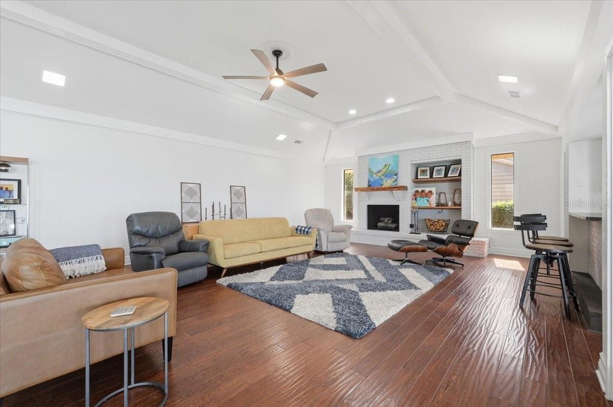 Listing photo id 15 for 120 Mirror Lane Nw