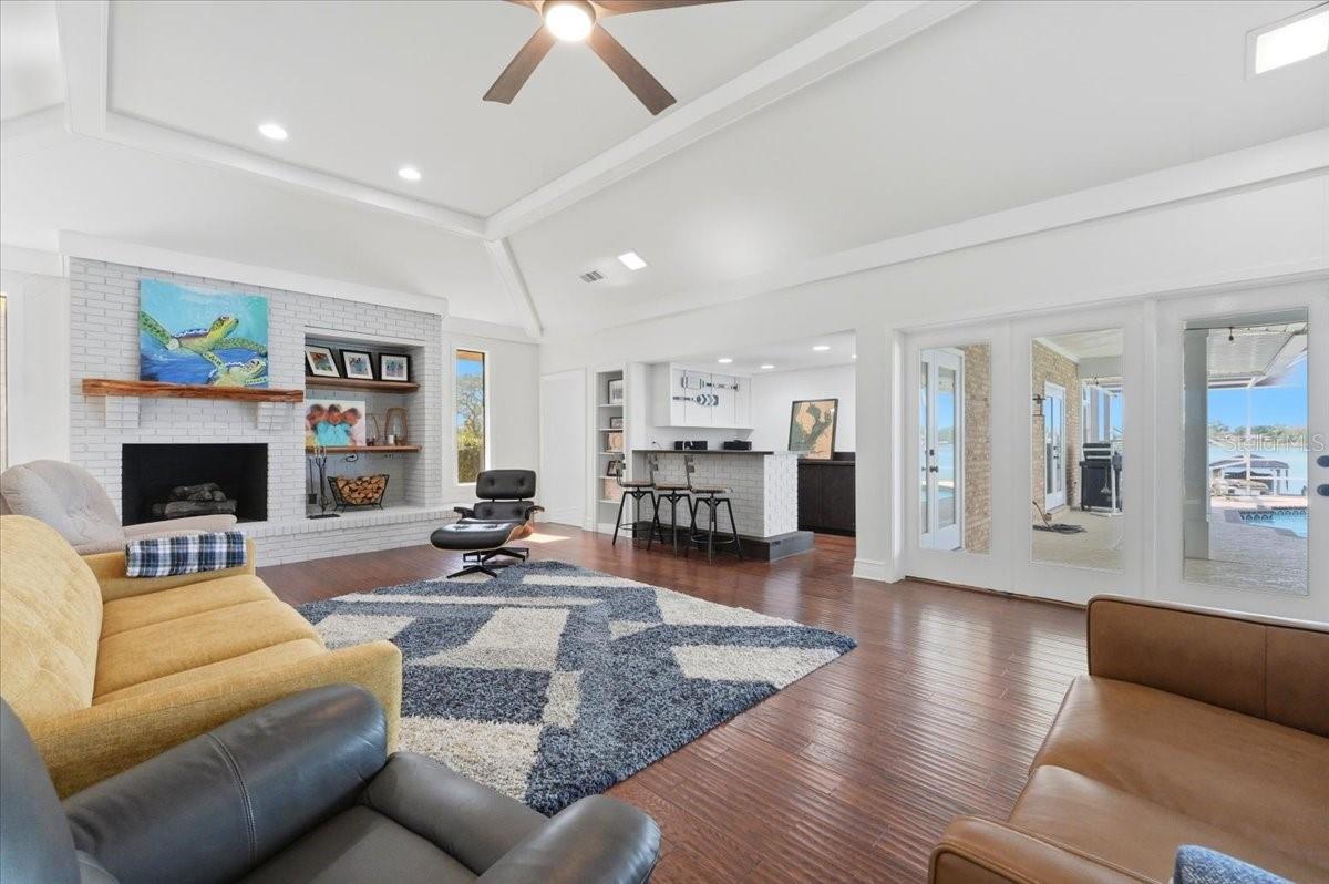 Listing photo id 17 for 120 Mirror Lane Nw