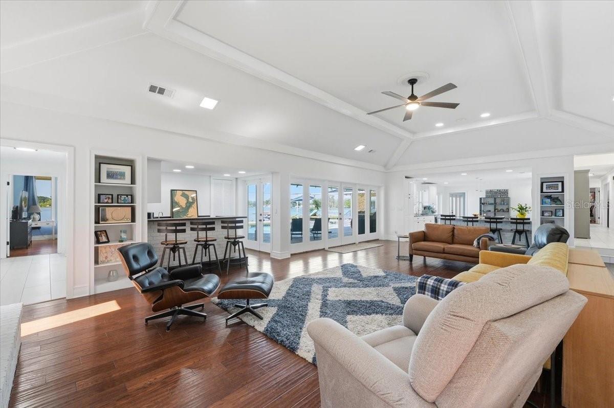 Listing photo id 18 for 120 Mirror Lane Nw