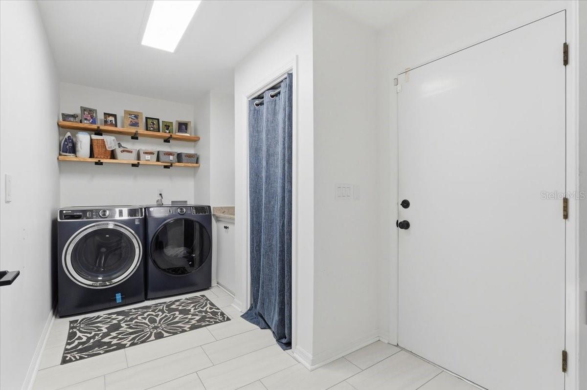 Listing photo id 48 for 120 Mirror Lane Nw
