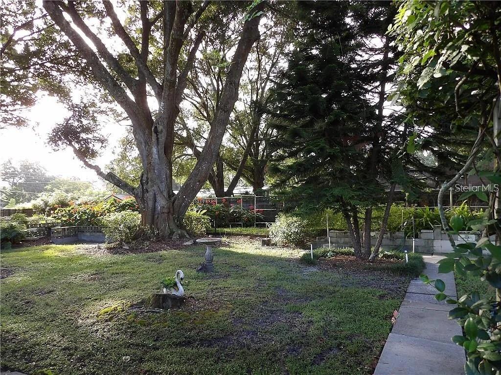 Image 33 of 43 For 222 Stanley Avenue