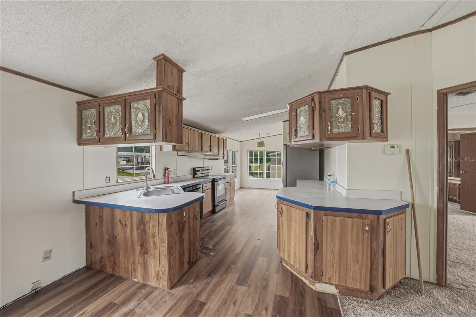 Image 10 of 52 For 3632 Pioneer Trails Boulevard E