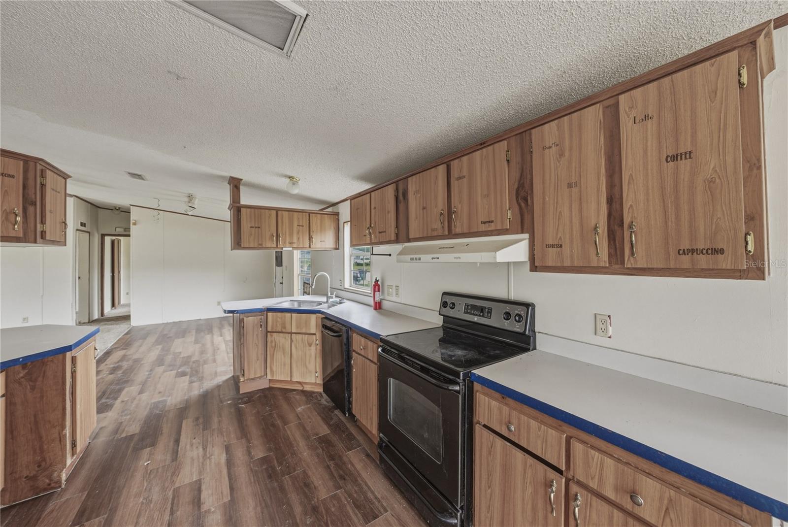 Image 13 of 52 For 3632 Pioneer Trails Boulevard E