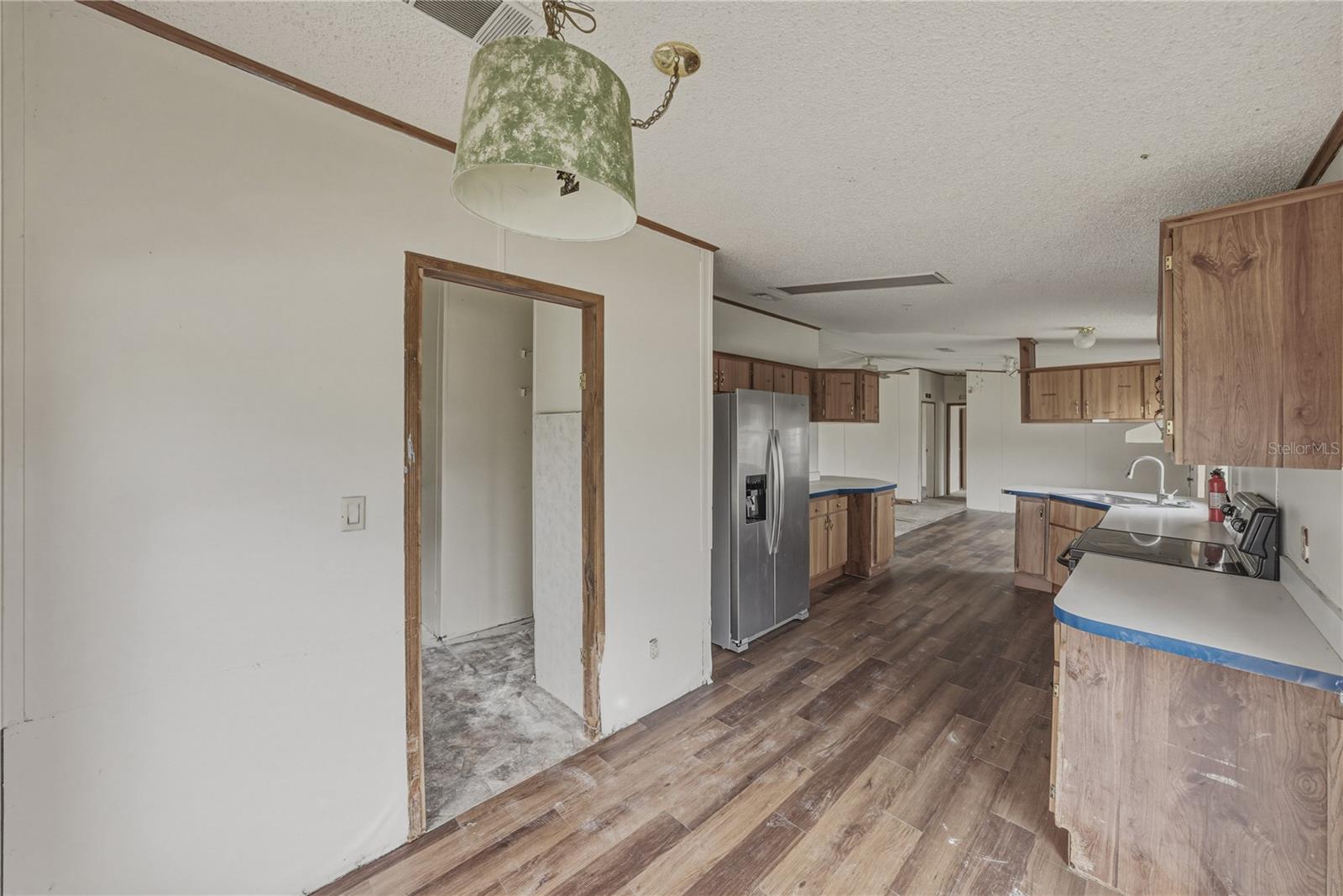 Image 15 of 52 For 3632 Pioneer Trails Boulevard E