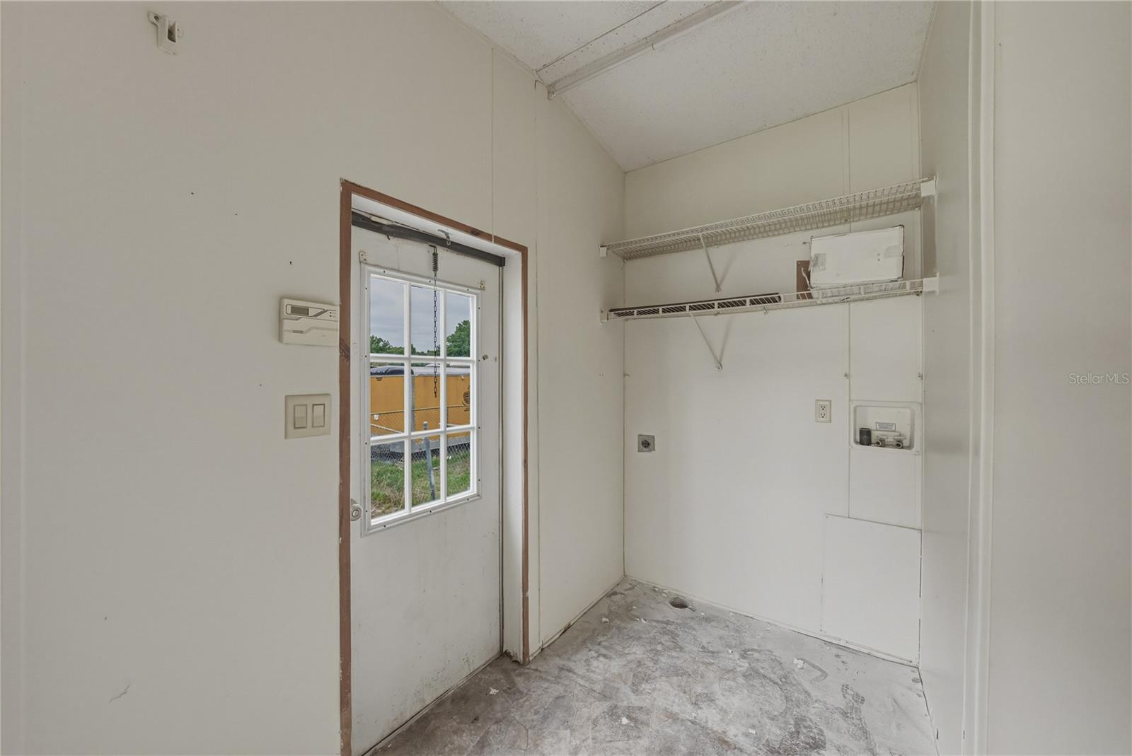 Image 16 of 52 For 3632 Pioneer Trails Boulevard E