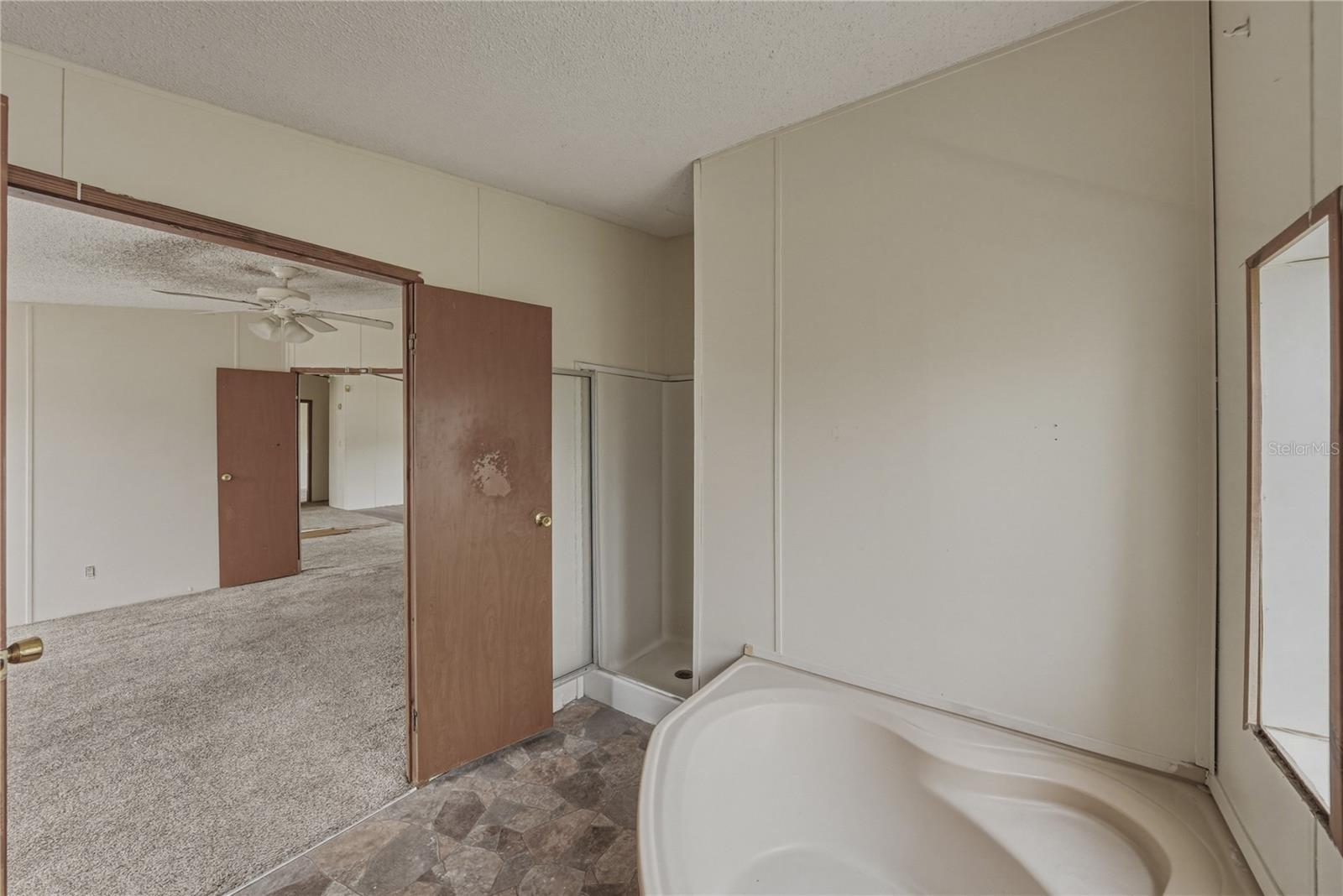 Image 25 of 52 For 3632 Pioneer Trails Boulevard E