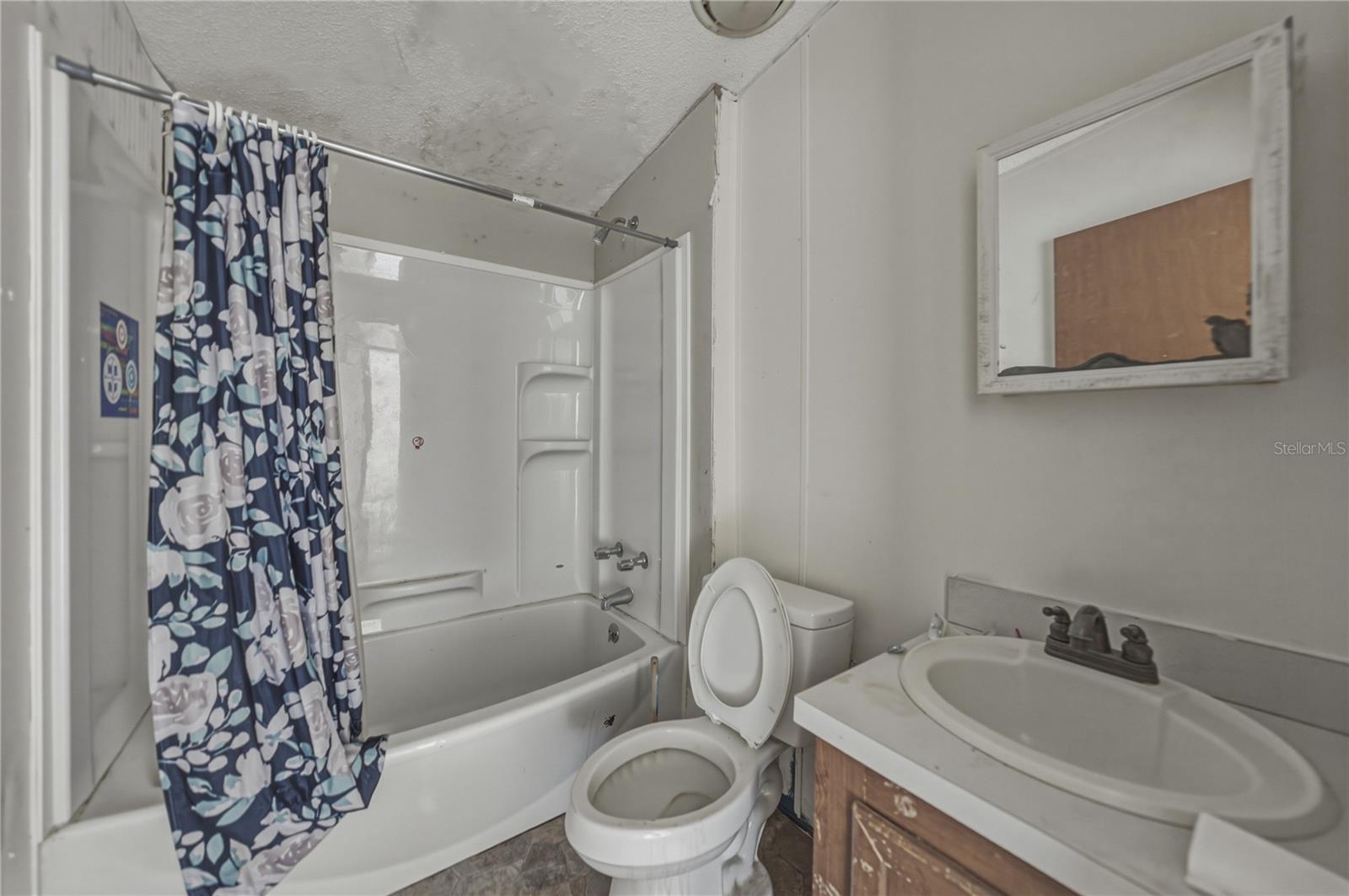 Image 28 of 52 For 3632 Pioneer Trails Boulevard E