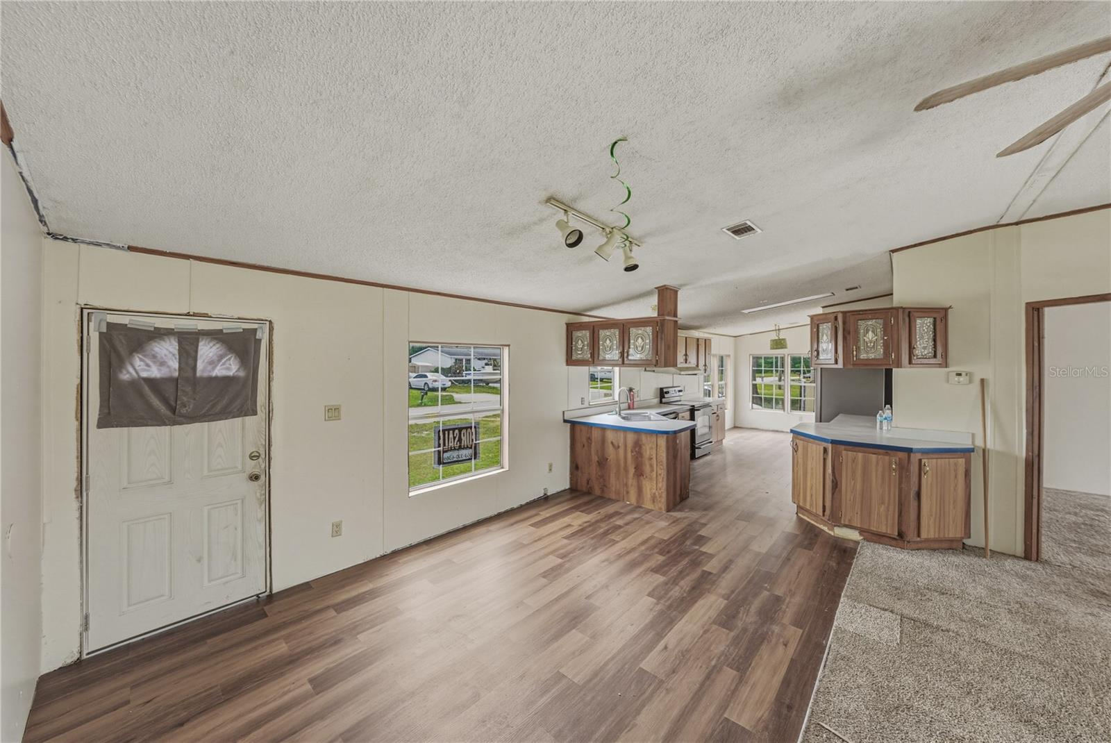 Image 6 of 52 For 3632 Pioneer Trails Boulevard E