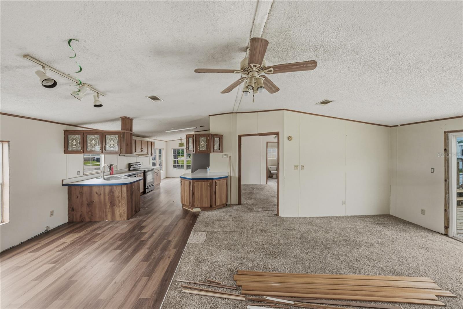 Image 8 of 52 For 3632 Pioneer Trails Boulevard E