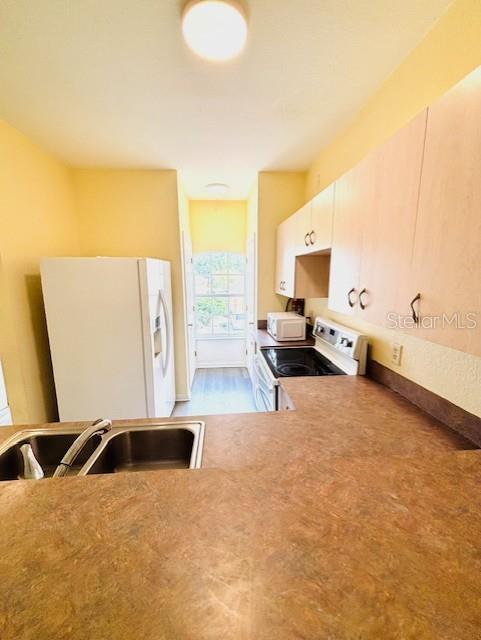 Image 7 of 28 For 14201 Indian Creek Drive 14201