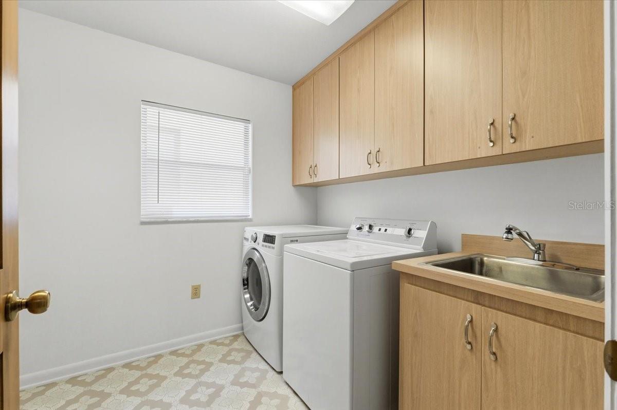 Image 41 of 48 For 4135 Creekwood Lane