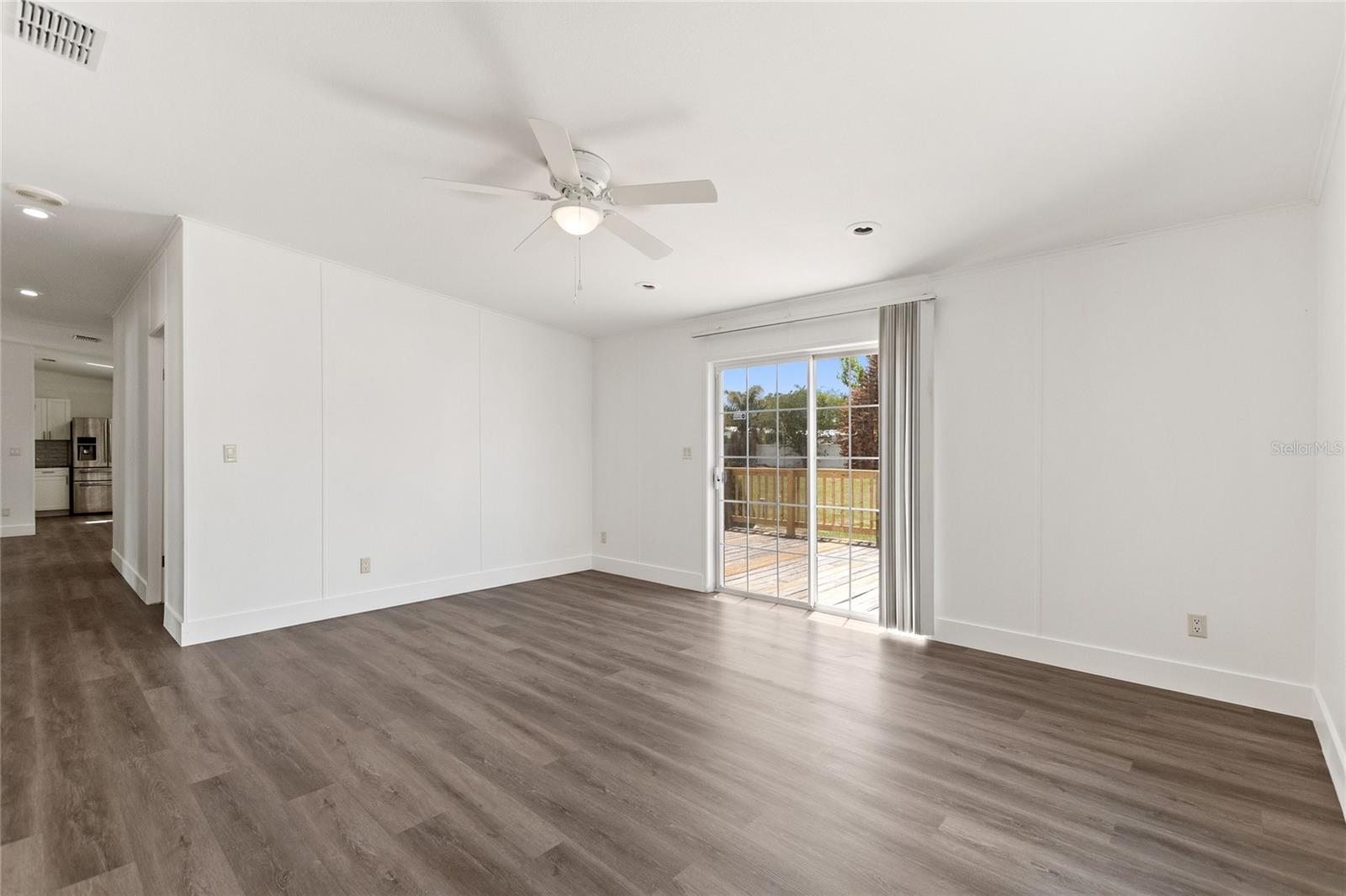 Image 14 of 45 For 486 Lindsey Drive