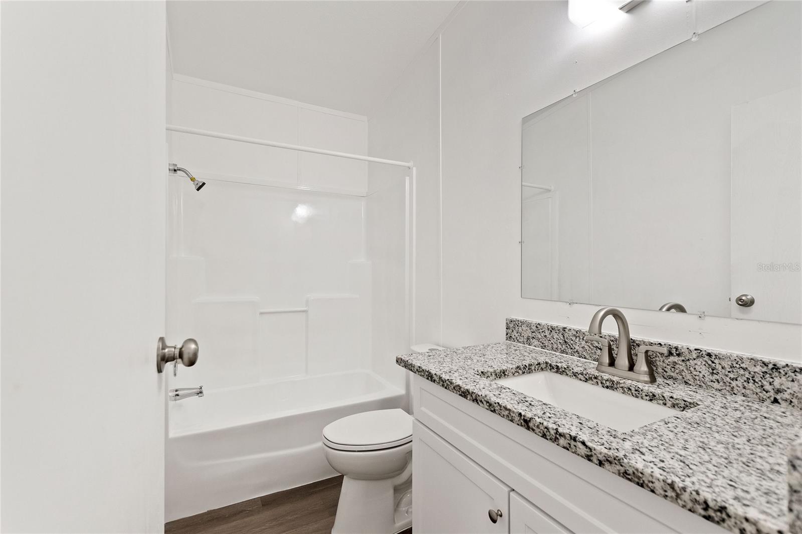 Image 20 of 45 For 486 Lindsey Drive