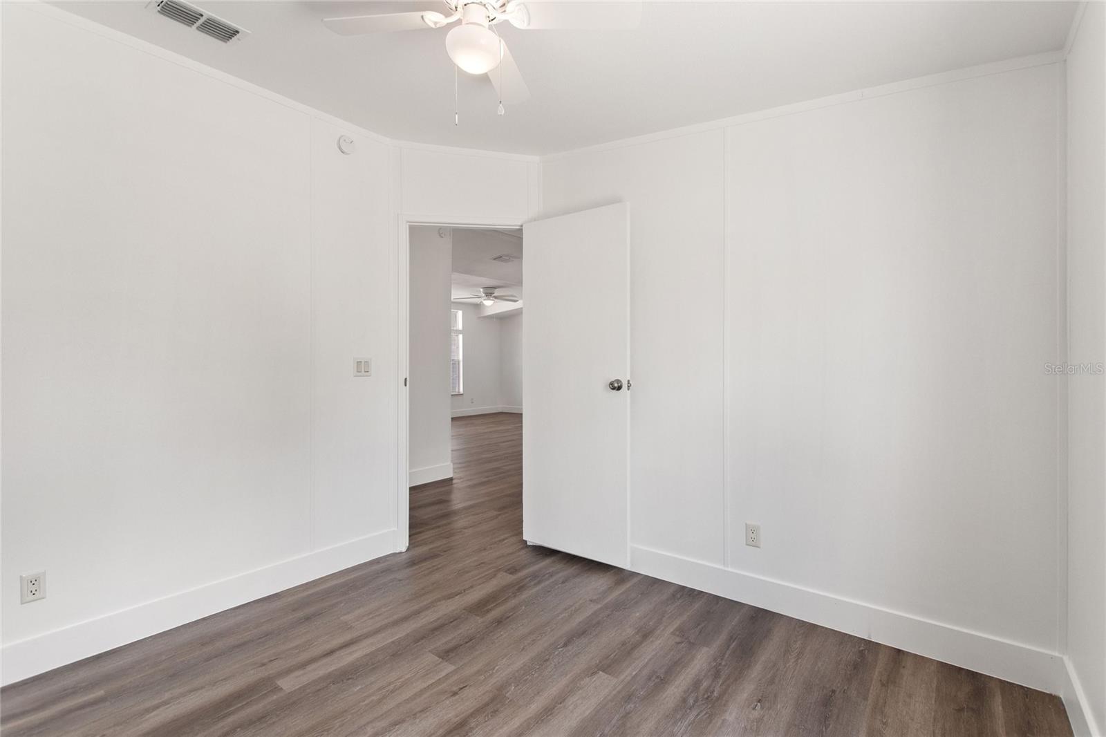 Image 23 of 45 For 486 Lindsey Drive