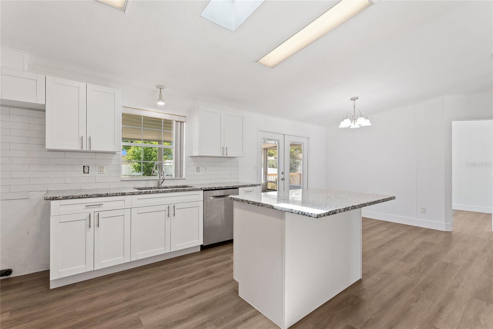 Image 3 of 45 For 486 Lindsey Drive