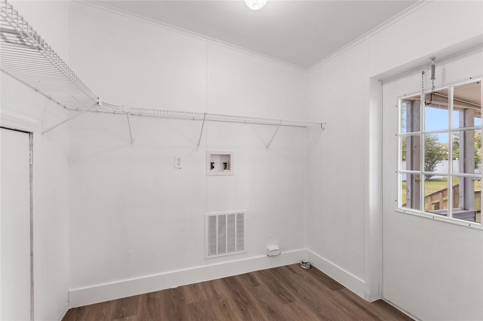 Image 31 of 45 For 486 Lindsey Drive